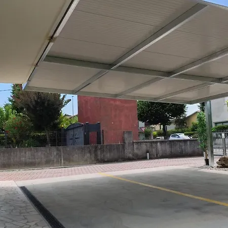 Nirvana's 1 Near Venice 아파트 노알레