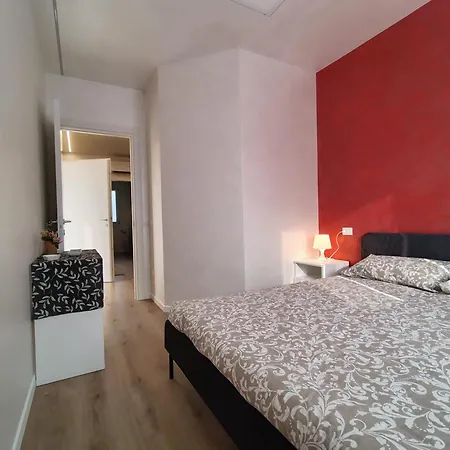 Nirvana's 1 Near Venice