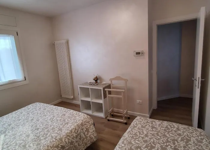 Nirvana's 1 Near Venice Appartement