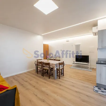 Nirvana's 1 Near Venice شقة نوالي