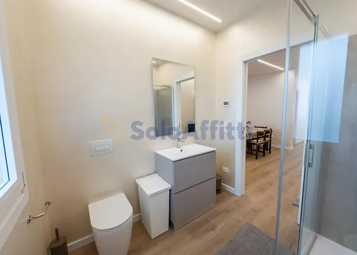 Nirvana's 1 Near Venice