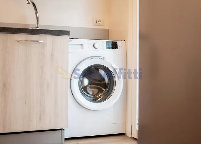 Nirvana's 1 Near Venice * ノアーレ